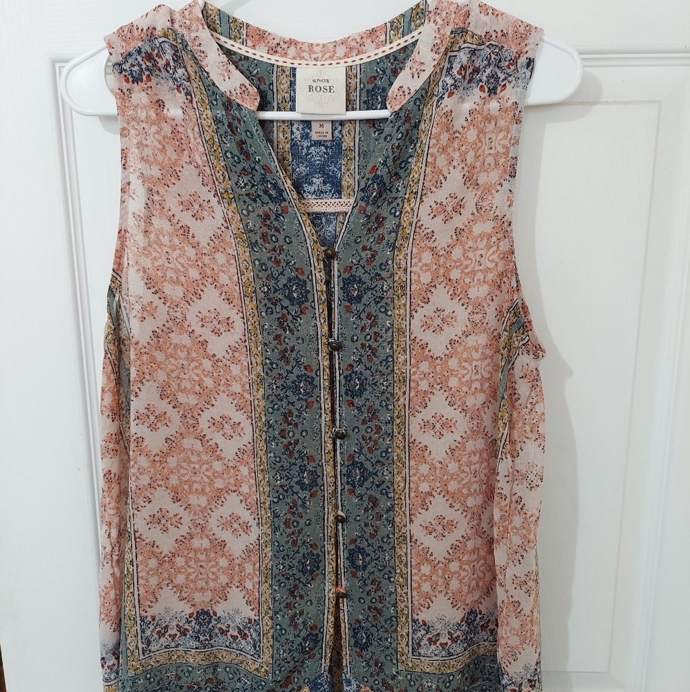 Sleeveless blouse